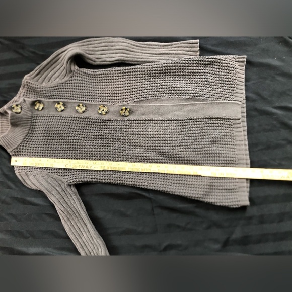 GAP Women's Gray Button-Up Sweater - Picture 6 of 11